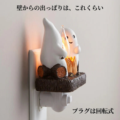 壁からの出っぱりがわかる横からの姿 プラグは回転式