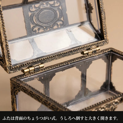 背面のちょうつがいのアップ