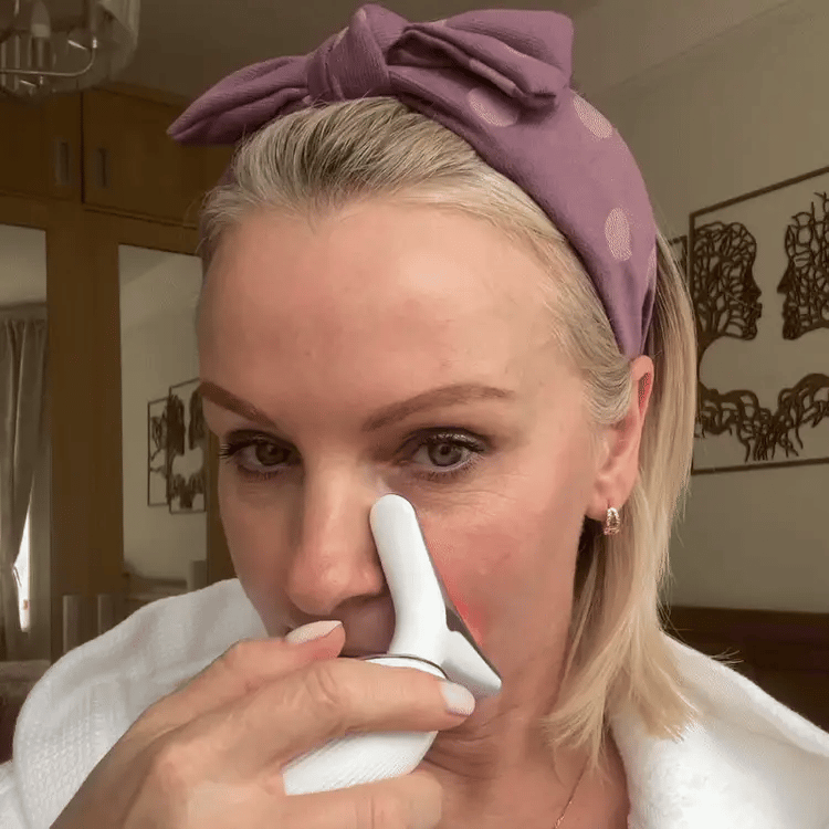 LumiLift™ 7-in-1 Facial Sculptor