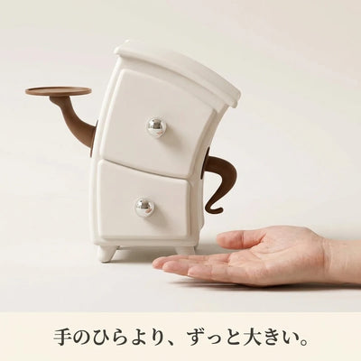 LACIAGA やれやれチェスト 手と並べた大きさ