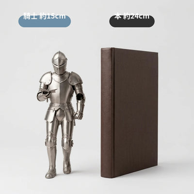 読書の騎士 サイズ 約15cm ハードカバーとの比較