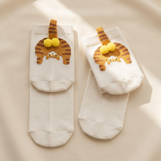 にゃんこおしりソックス 立体しっぽ付き
