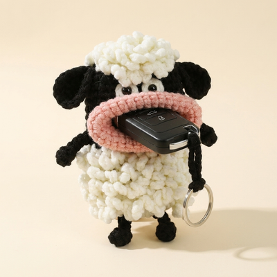 もこもこ羊のキーカバーにスマートキーを収納