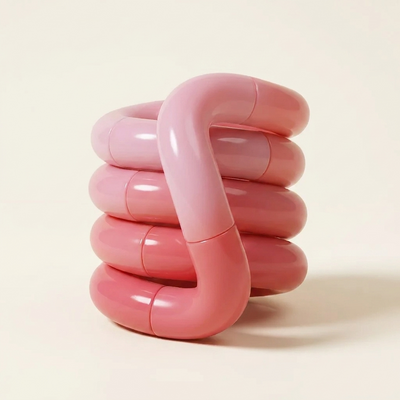 グアバベリーピンクの変色ねじねじフィジェットを、ゆるく結んだ形