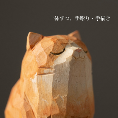 彫り跡と手描きの色ムラのアップ
